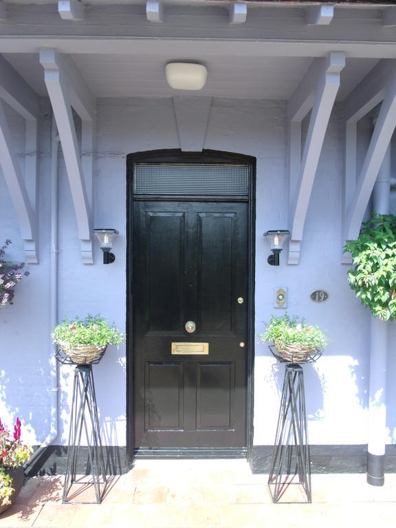 Hooray Henrys Bed & Breakfast Шерингам Екстериор снимка