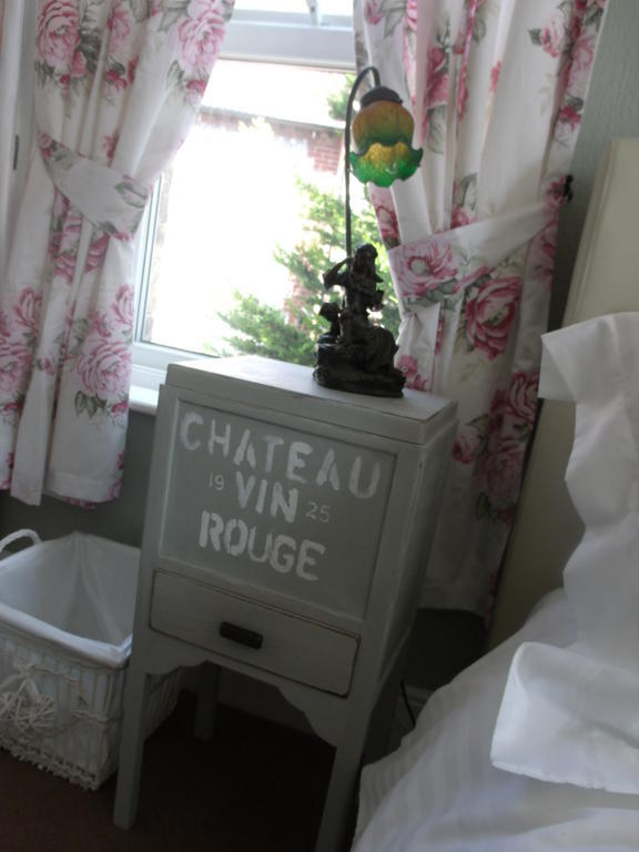 Hooray Henrys Bed & Breakfast Шерингам Екстериор снимка