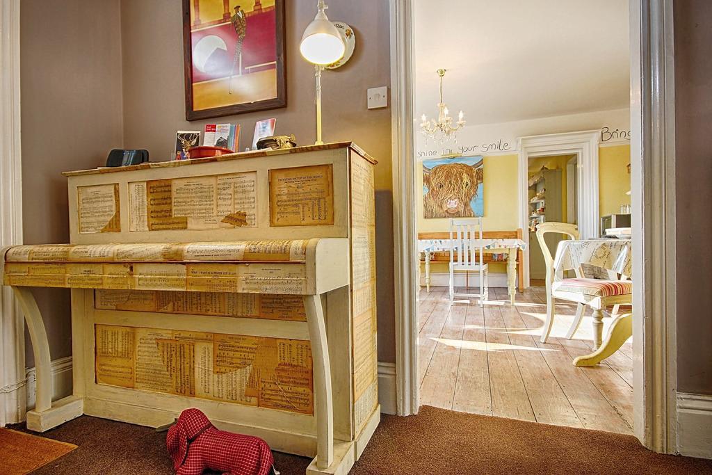 Hooray Henrys Bed & Breakfast Шерингам Екстериор снимка